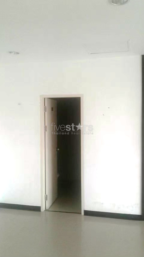 Bureaux à louer non loin du BTS Ekamai, photo 5