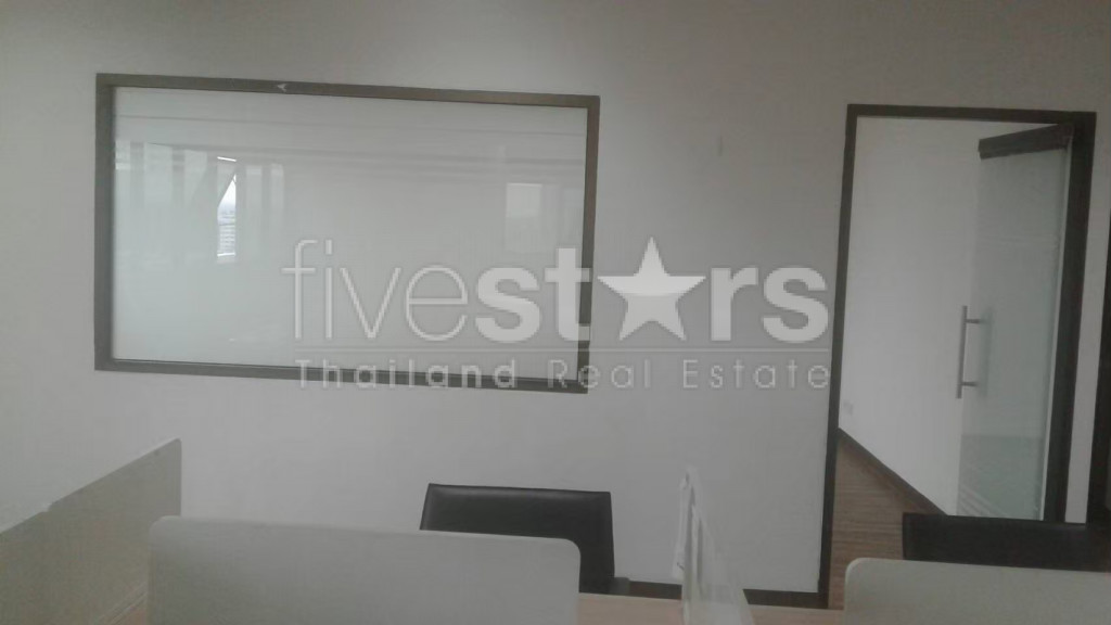 Espace de bureaux à louer à Ekamai, photo 6