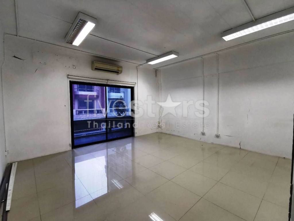 5-storey home office for rent on Ekamai, photo 10
