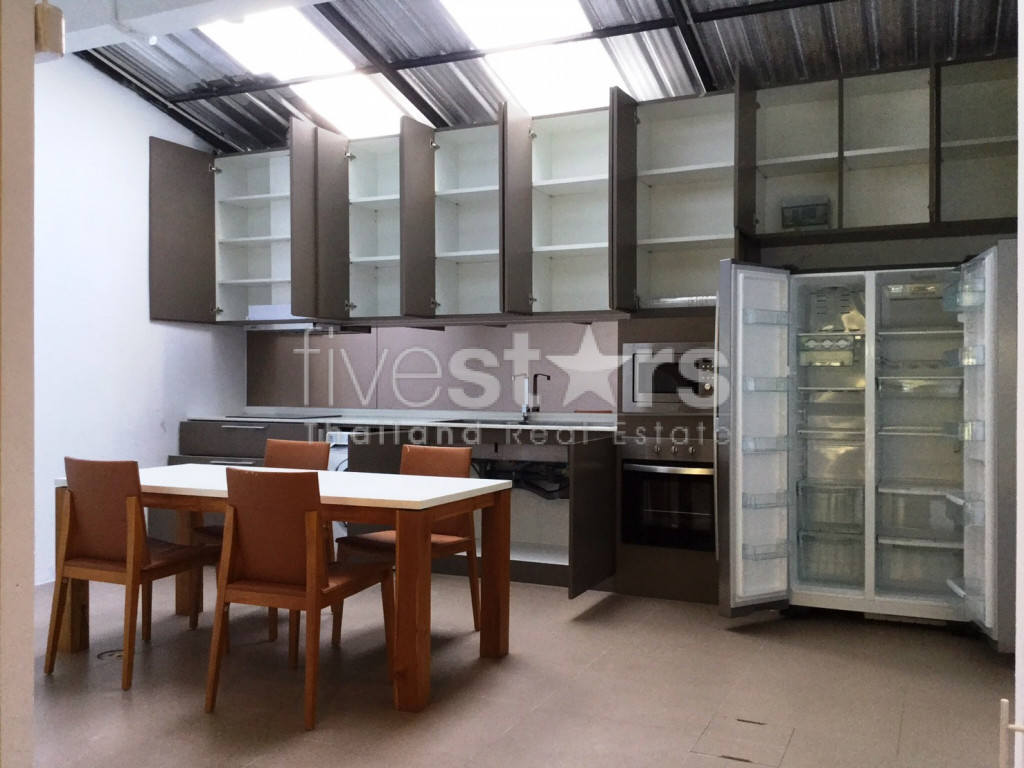 5-storey home office for rent on Ekamai, photo 2