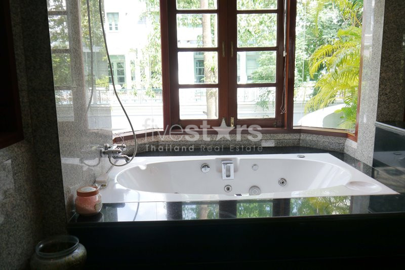 Grande maison de 5 chambres avec piscine à louer au coeur d'Ekamai, photo 7