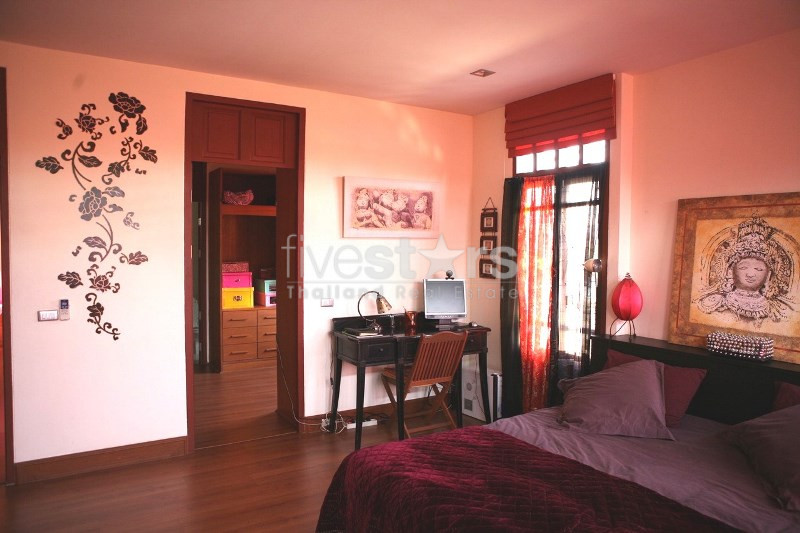 Unfurnished single house for rent with pool in Ekamai, photo 2