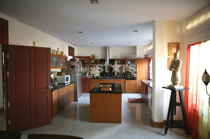 Unfurnished single house for rent with pool in Ekamai, photo 12