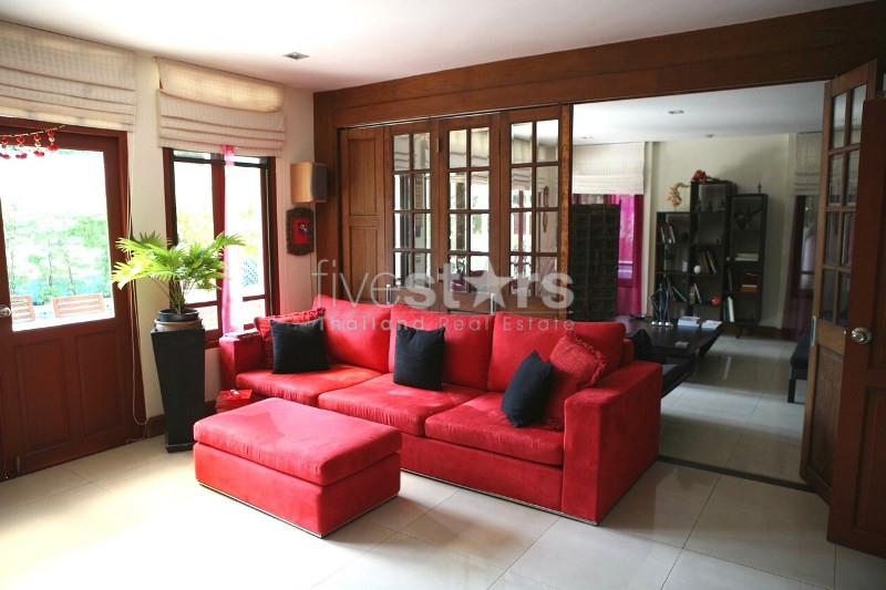 Unfurnished single house for rent with pool in Ekamai, photo 11