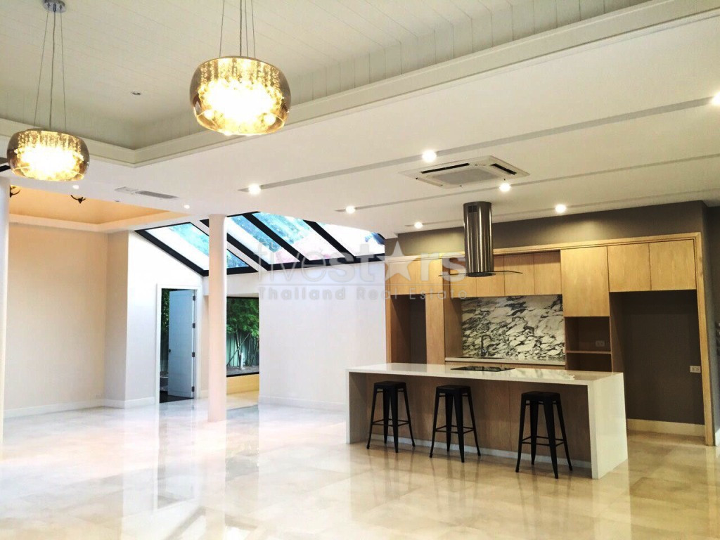 Grande maison de 5 chambres avec piscine à louer à Ekamai, photo 12