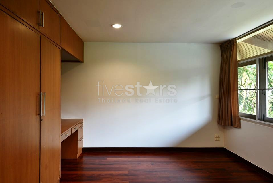 3 bedrooms house with big garden in Phrakhanong area, photo 7
