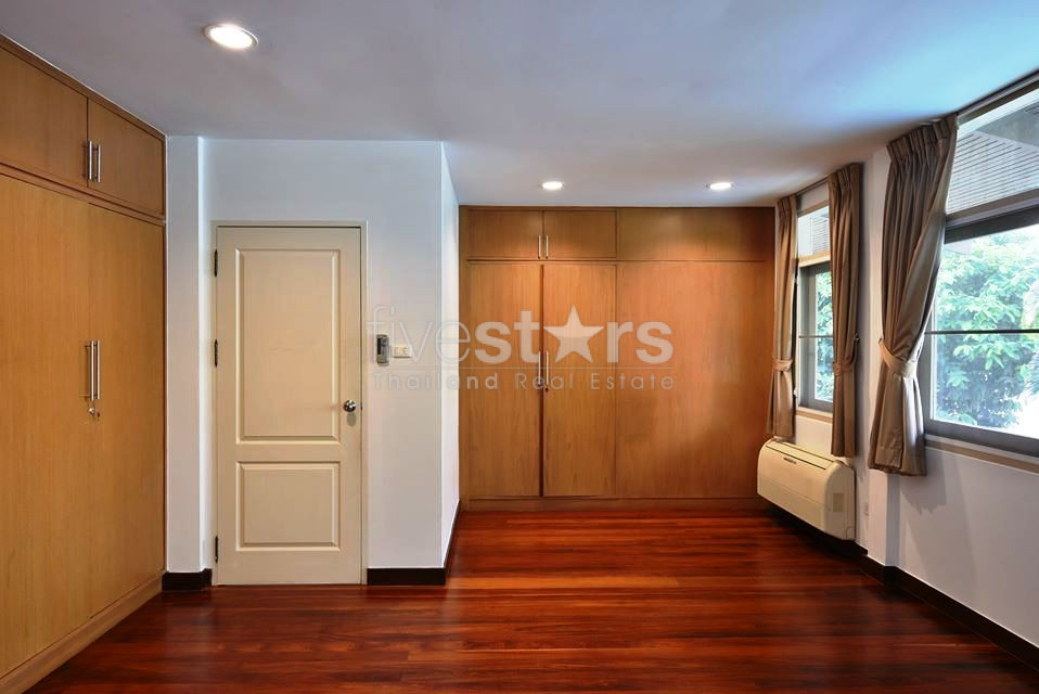 3 bedrooms house with big garden in Phrakhanong area, photo 10