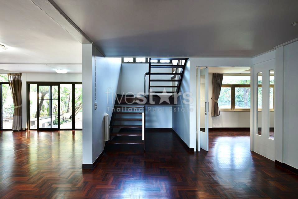 3 bedrooms house with big garden in Phrakhanong area, photo 4
