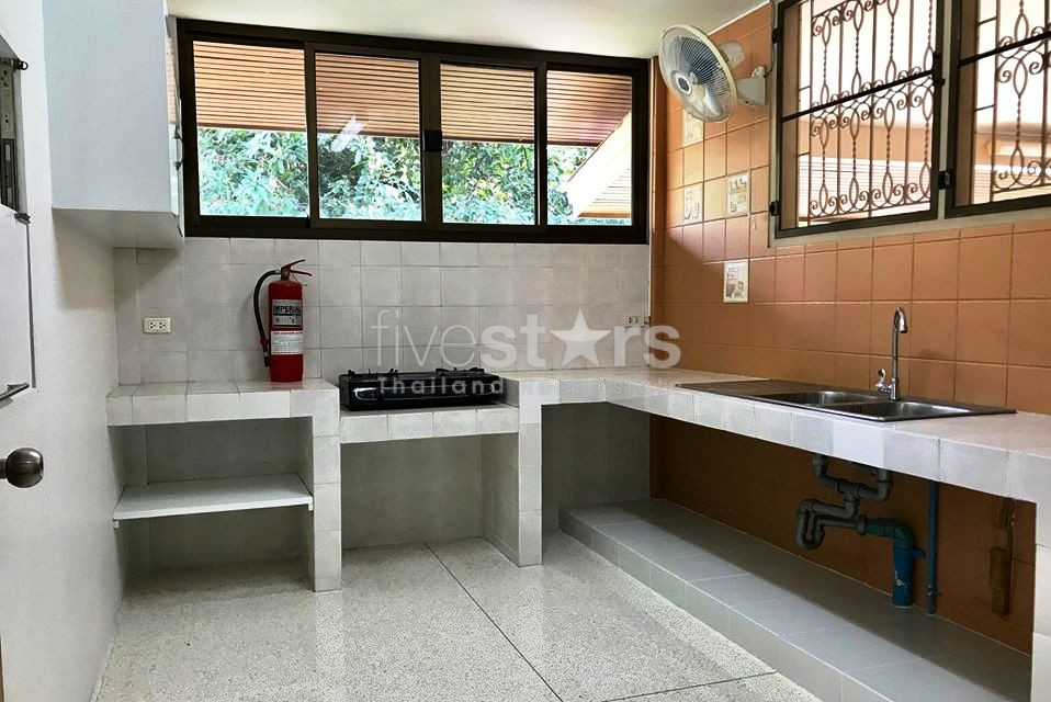 3 bedrooms house with big garden in Phrakhanong area, photo 6