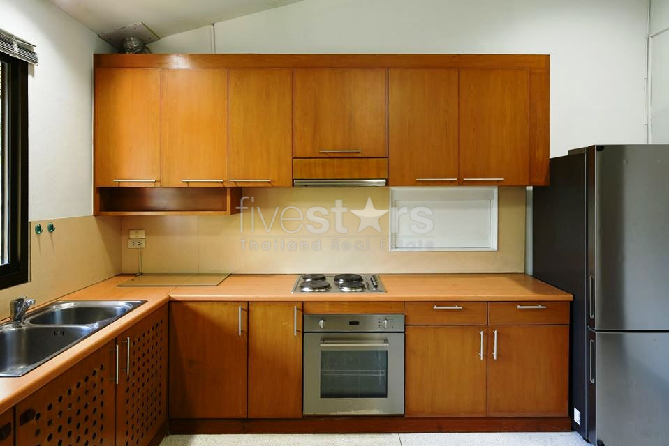 3 bedrooms house with big garden in Phrakhanong area, photo 5