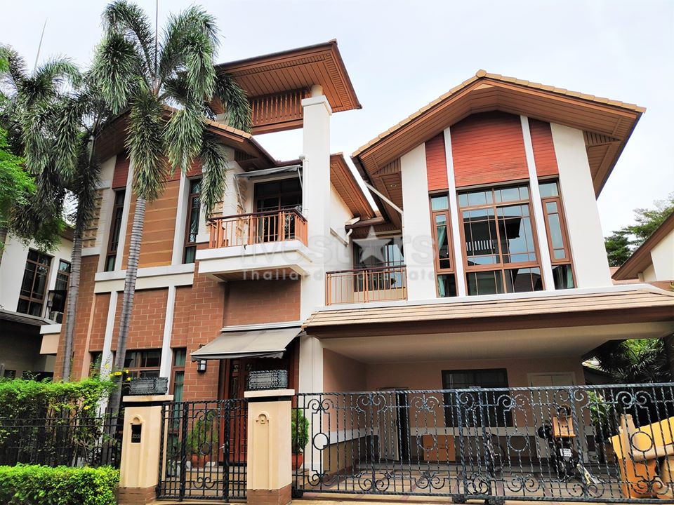 House in compound 4 bedrooms for rent near BTS Phrakhanong, photo 2