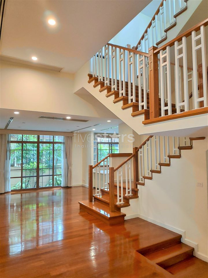House in compound 4 bedrooms for rent near BTS Phrakhanong, photo 4