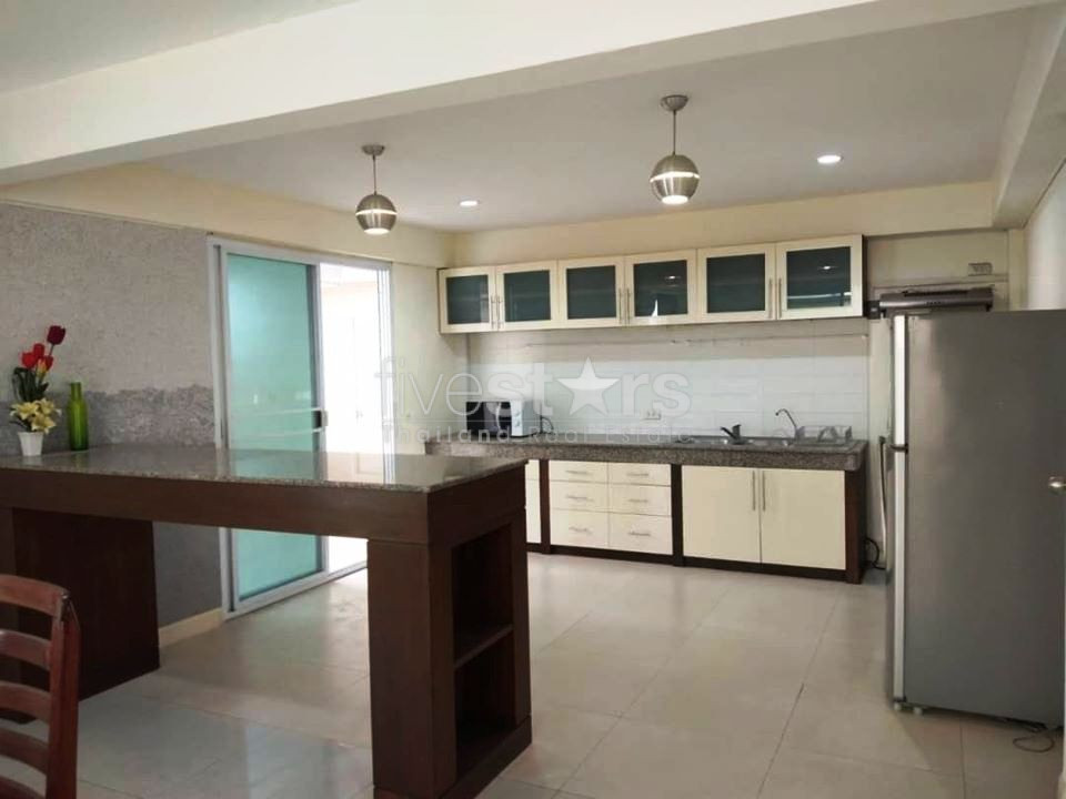 3 bedroom private house with garden in Ekamai area, photo 8