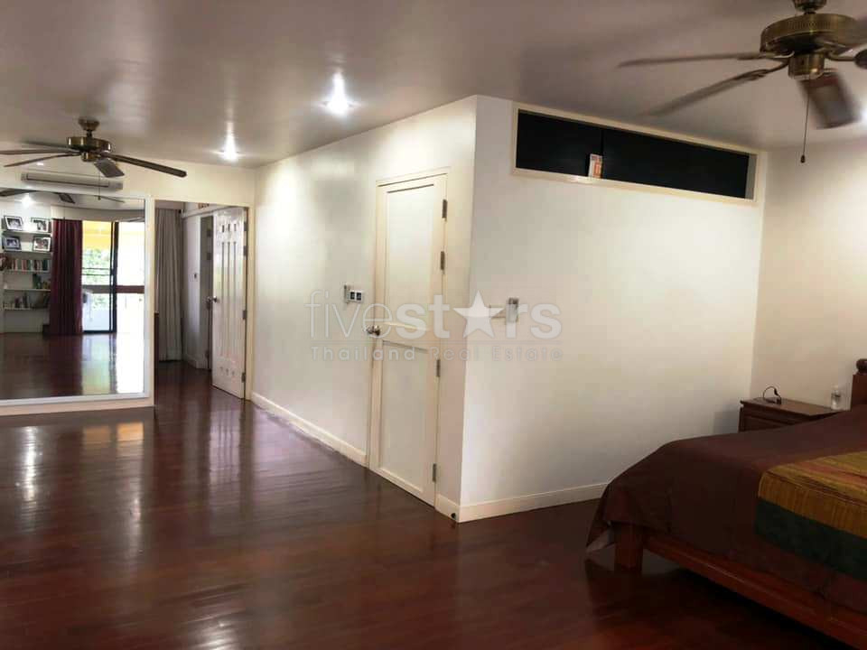 Maison de ville de 4 chambres dans un complexe à louer à Phrakhanong, photo 4