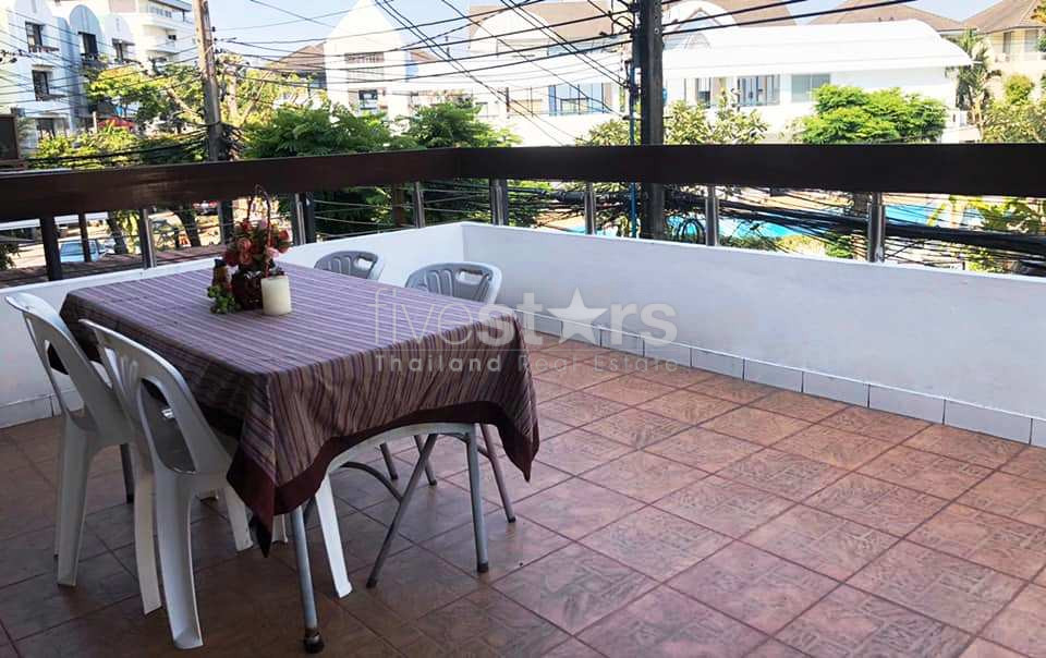 Maison de ville de 4 chambres dans un complexe à louer à Phrakhanong