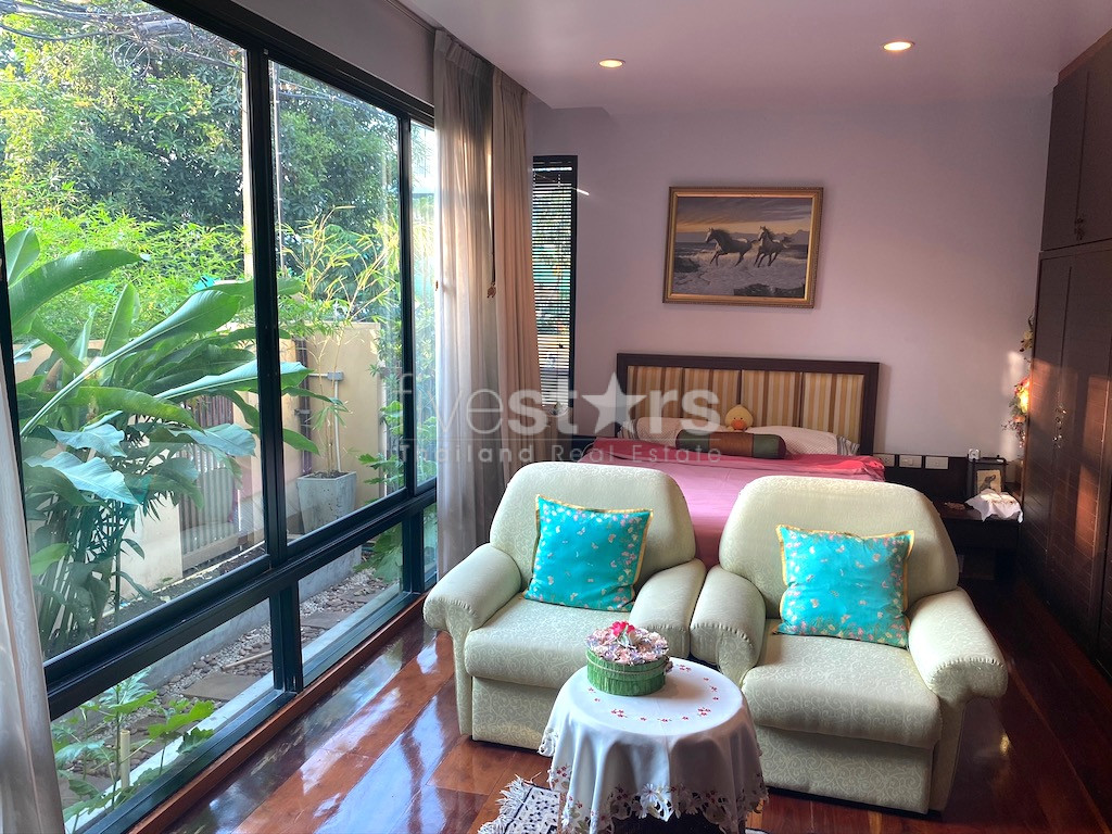Large house for sale on 800 sqm plot of land Phrakanong area, photo 11