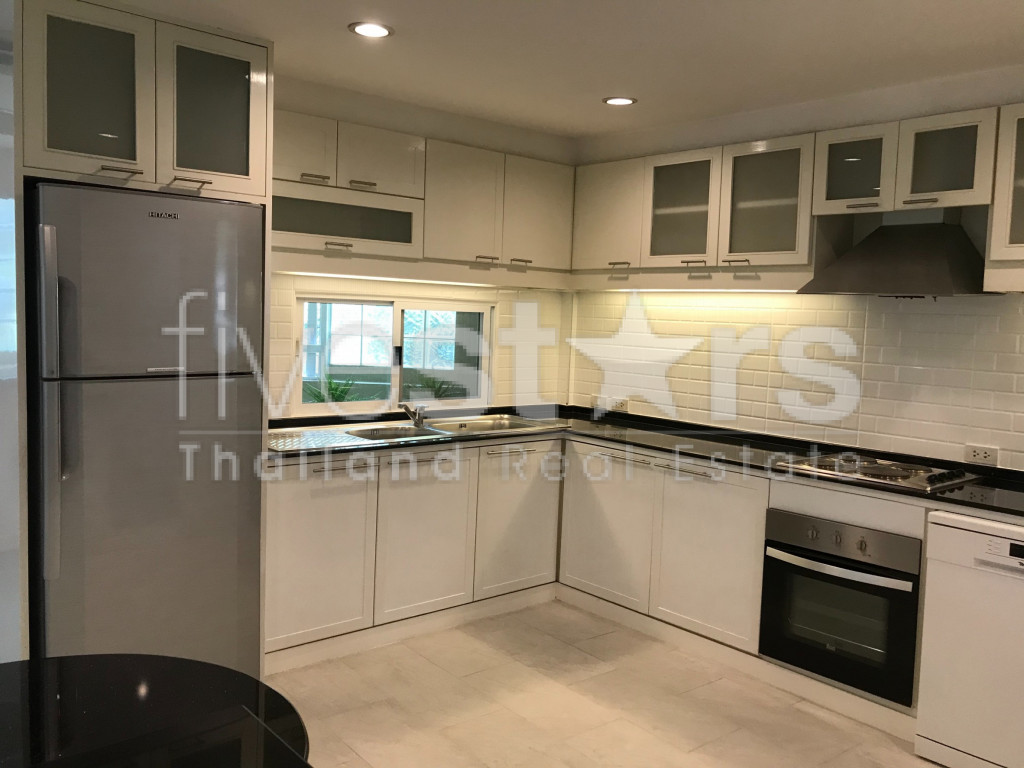 maison avec 4 chambres à louer quartier Ekamai, photo 9