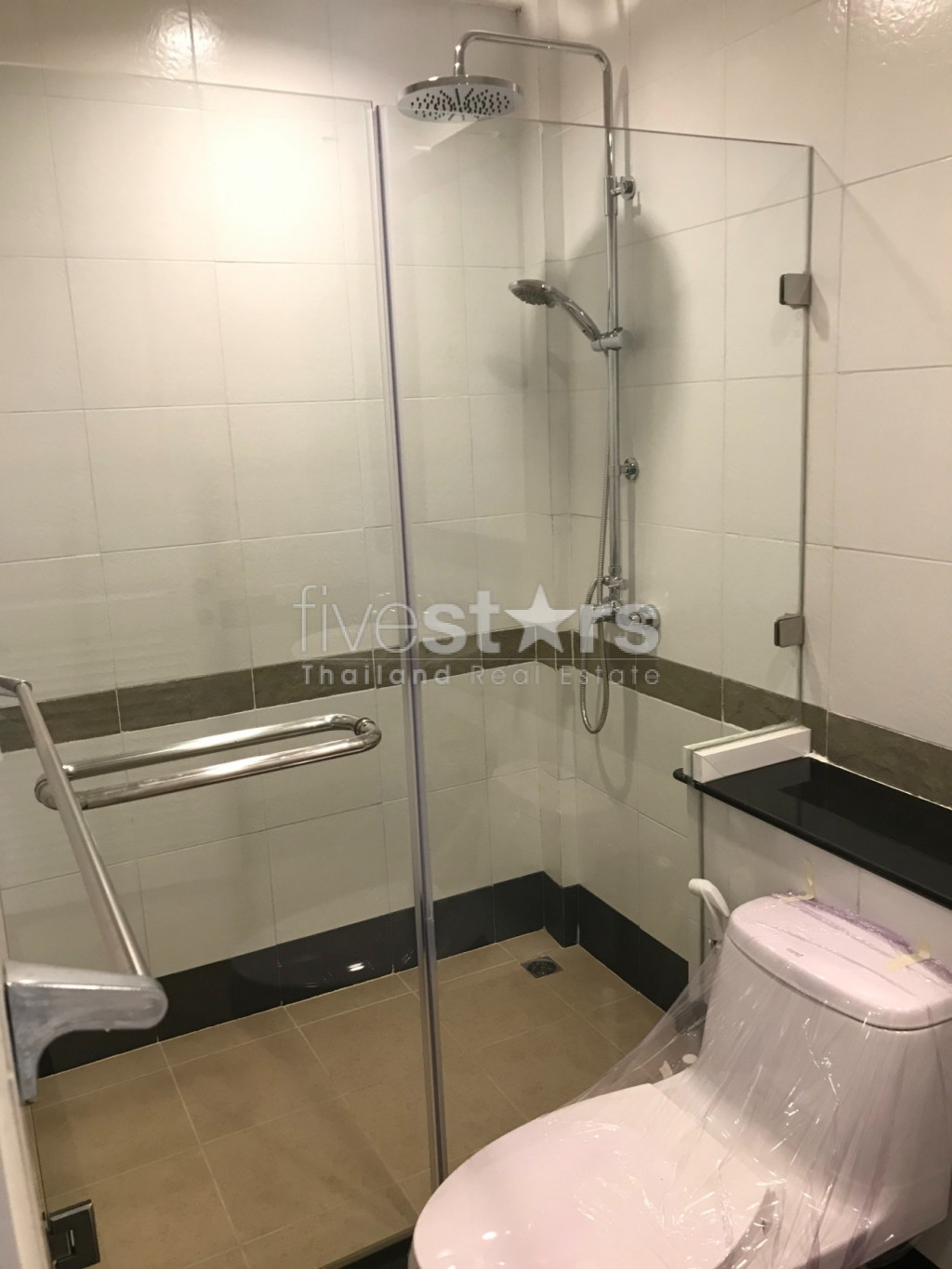 maison avec 4 chambres à louer quartier Ekamai, photo 13