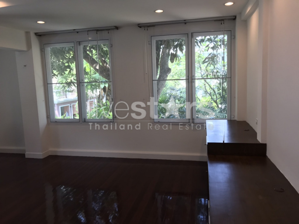 maison avec 4 chambres à louer quartier Ekamai, photo 16