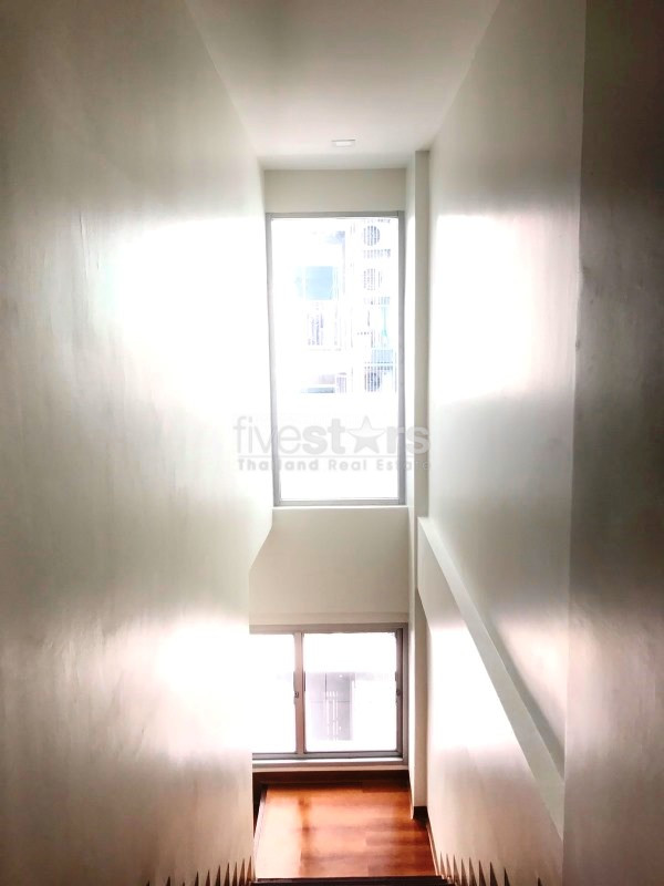 5-storey home office for rent on Ekamai, photo 3