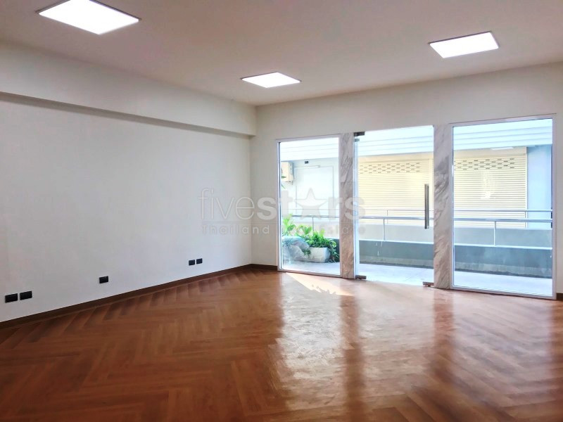 5-storey home office for rent on Ekamai, photo 6