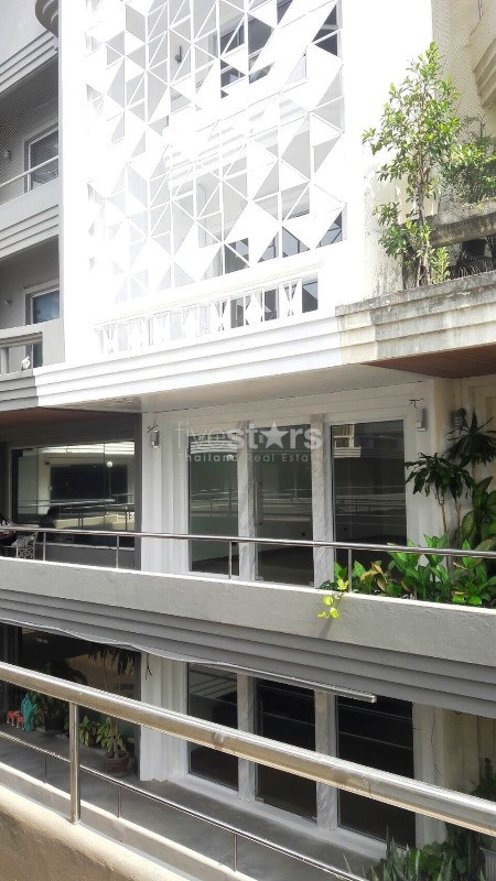 5-storey home office for rent on Ekamai