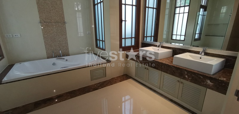 House in compound 4 bedrooms for rent near BTS Phrakhanong, photo 19