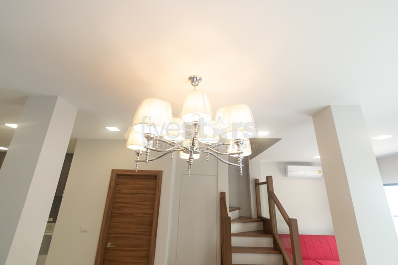 Maison individuelle - Bureau à domicile 3 chambres à louer avec 5 places de parking à Ekamai, photo 17