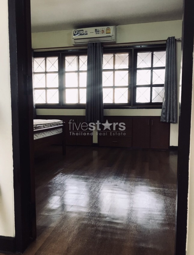 Maison de ville à louer à Phrakhanong, photo 11
