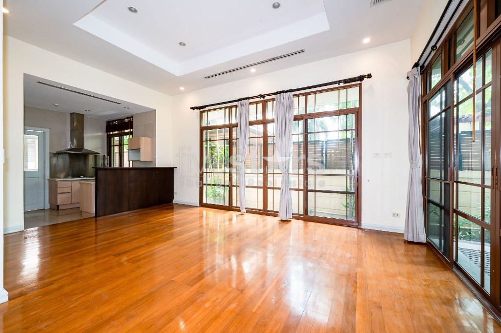 Luxury house private pool in compound on Phrakanong area, photo 4