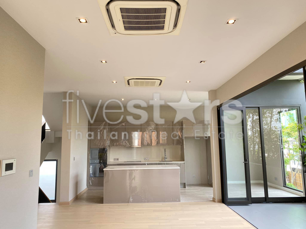 Modern 4 bedroom house for sale in Ekamai 12, photo 5