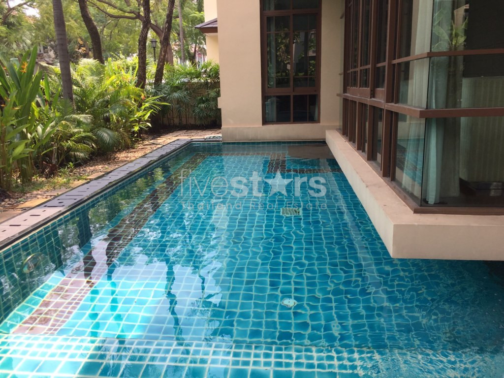 Luxury house private compound for sale close to Phra Khanong BTS Station, photo 2