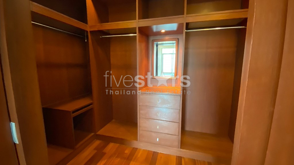 Luxury house private compound for sale close to Phra Khanong BTS Station, photo 17