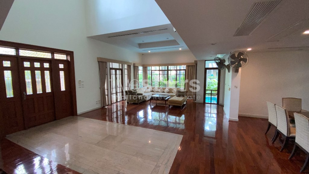 Luxury house private compound for sale close to Phra Khanong BTS Station, photo 6