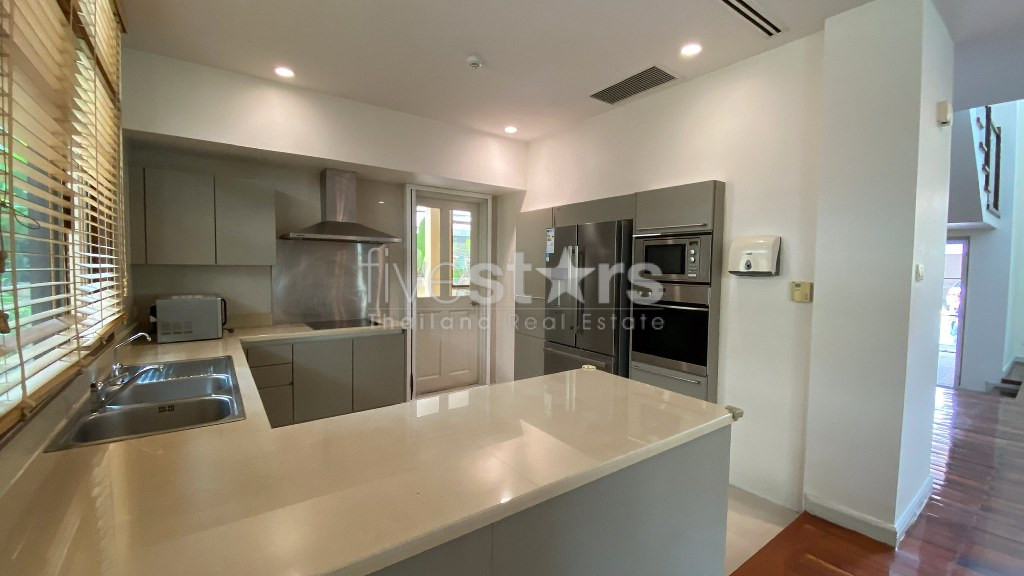 Luxury house private compound for sale close to Phra Khanong BTS Station, photo 14