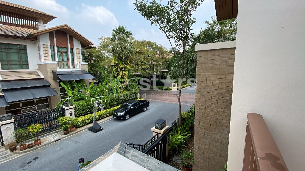 Luxury house private compound for sale close to Phra Khanong BTS Station, photo 3
