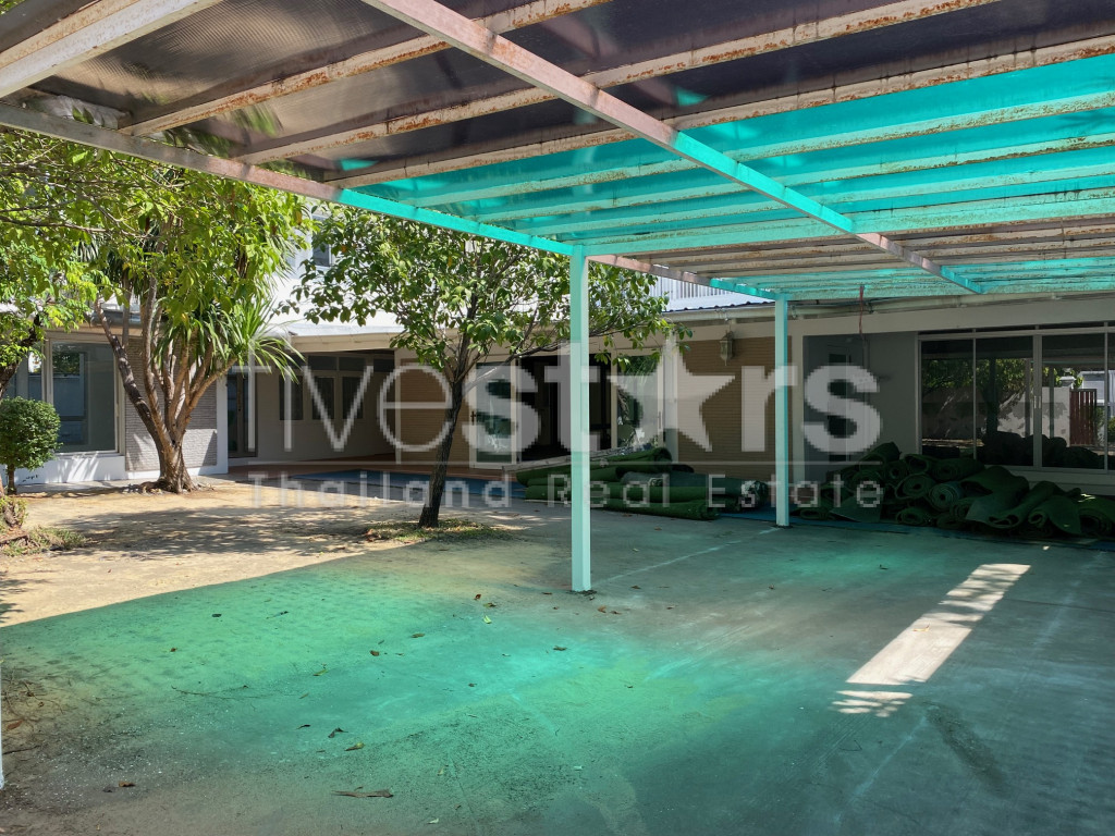 Maison sur 2 étages avec grand jardin à louer quartier Ekamai, photo 4