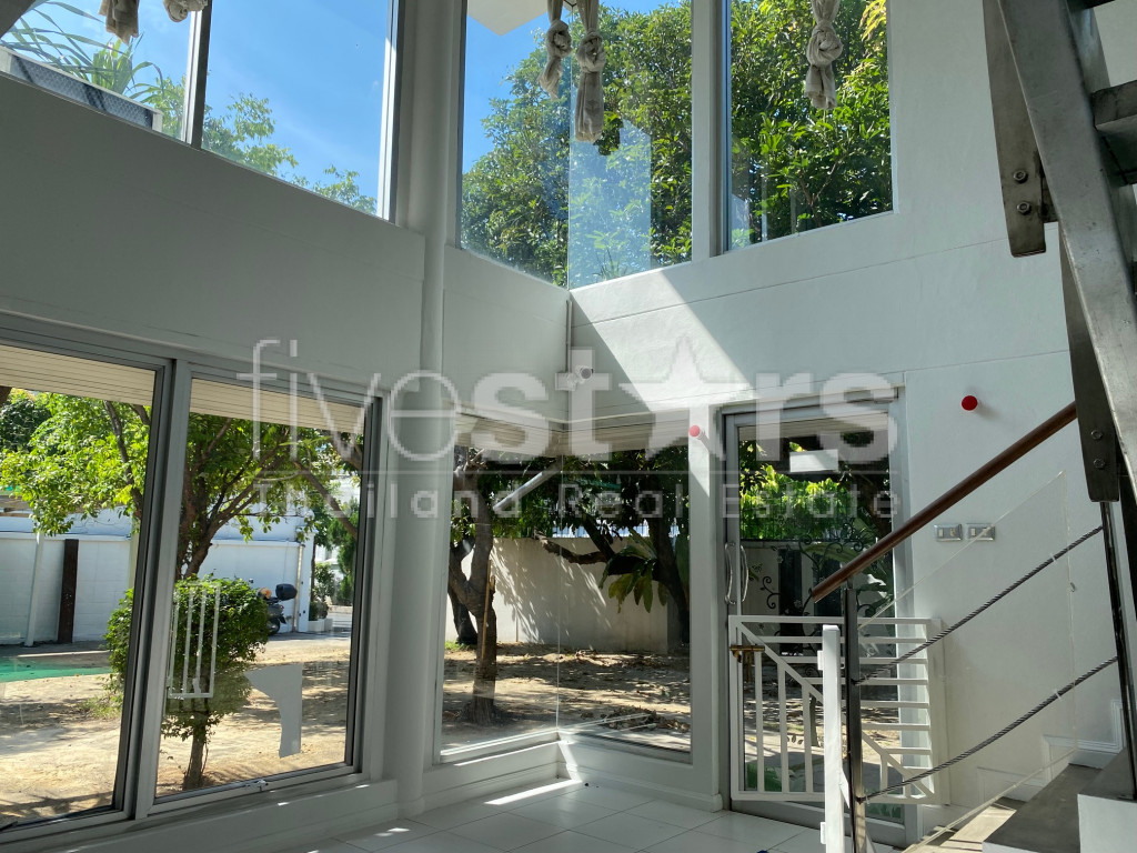 Maison sur 2 étages avec grand jardin à louer quartier Ekamai, photo 16