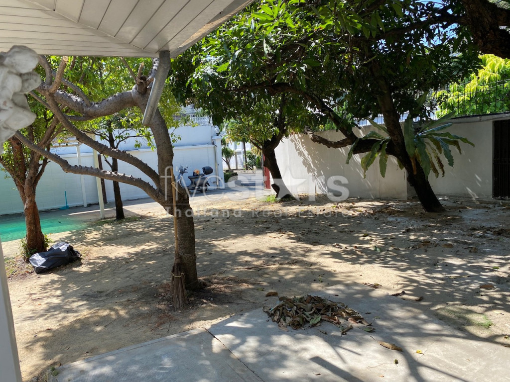 Maison sur 2 étages avec grand jardin à louer quartier Ekamai, photo 18