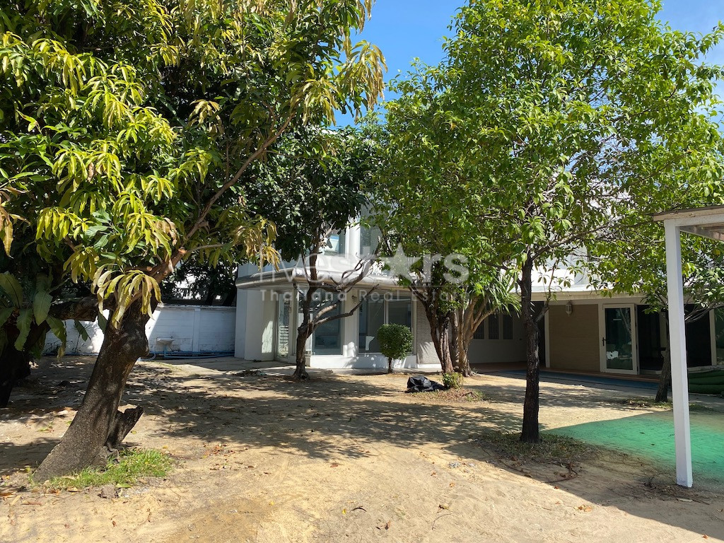 Maison sur 2 étages avec grand jardin à louer quartier Ekamai, photo 2