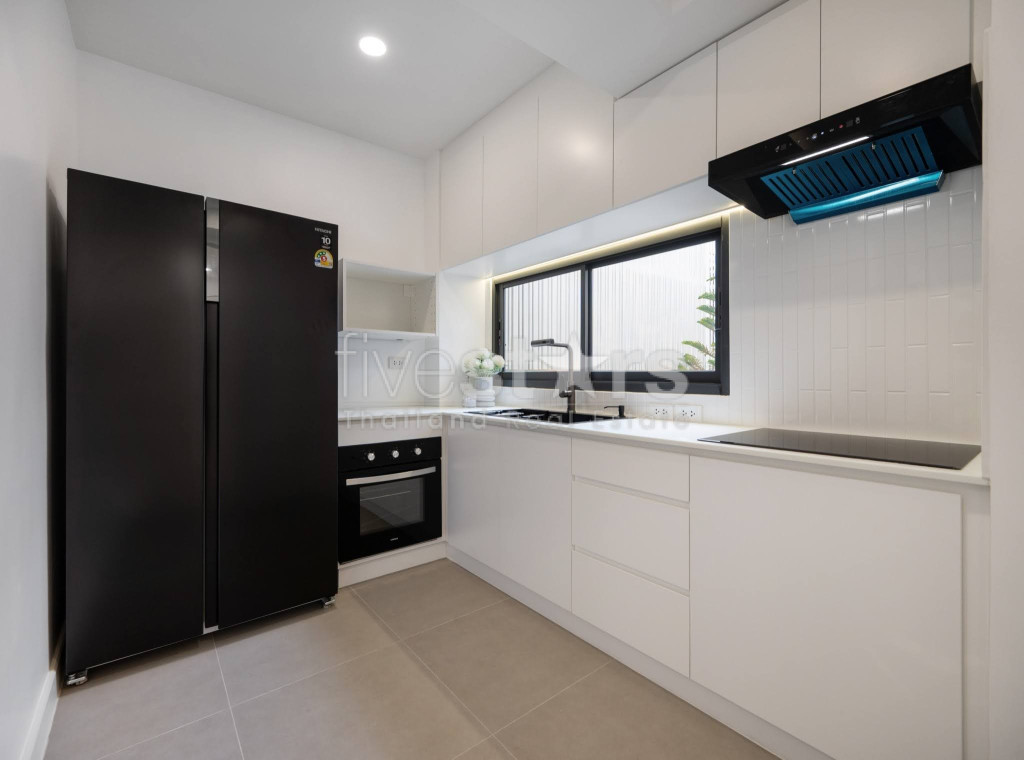 Stunning Modern Townhouse for Rent in Pridi Panomyong 42, Prakanong, photo 8