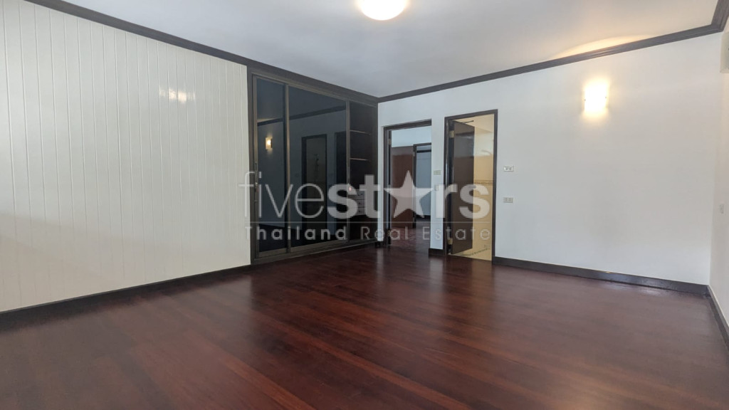 3+1 Bedroom House for Rent, 10 Minutes from BTS Ekkamai, photo 12