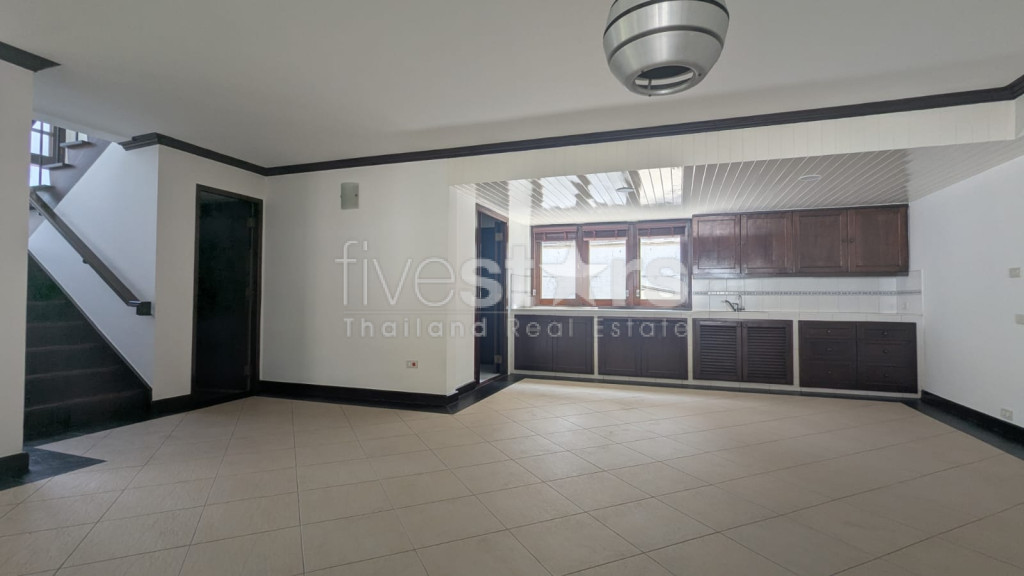 3+1 Bedroom House for Rent, 10 Minutes from BTS Ekkamai, photo 6