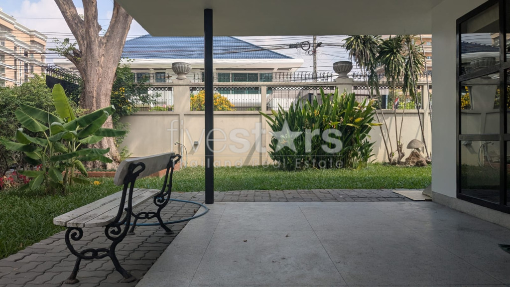 3+1 Bedroom House for Rent, 10 Minutes from BTS Ekkamai, photo 4