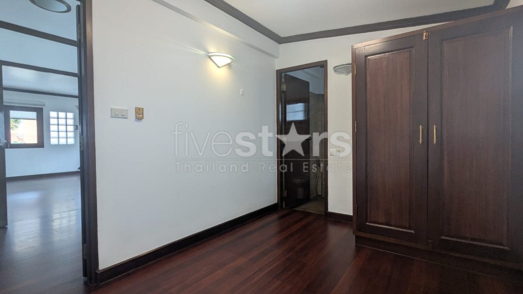 3+1 Bedroom House for Rent, 10 Minutes from BTS Ekkamai, photo 13