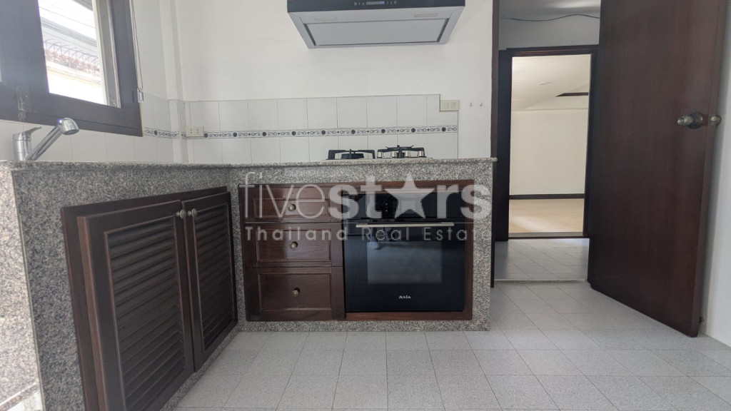 3+1 Bedroom House for Rent, 10 Minutes from BTS Ekkamai, photo 9