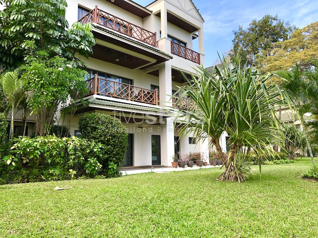 Appartement moderne avec 3 chambres à vendre en bordure d'un golf