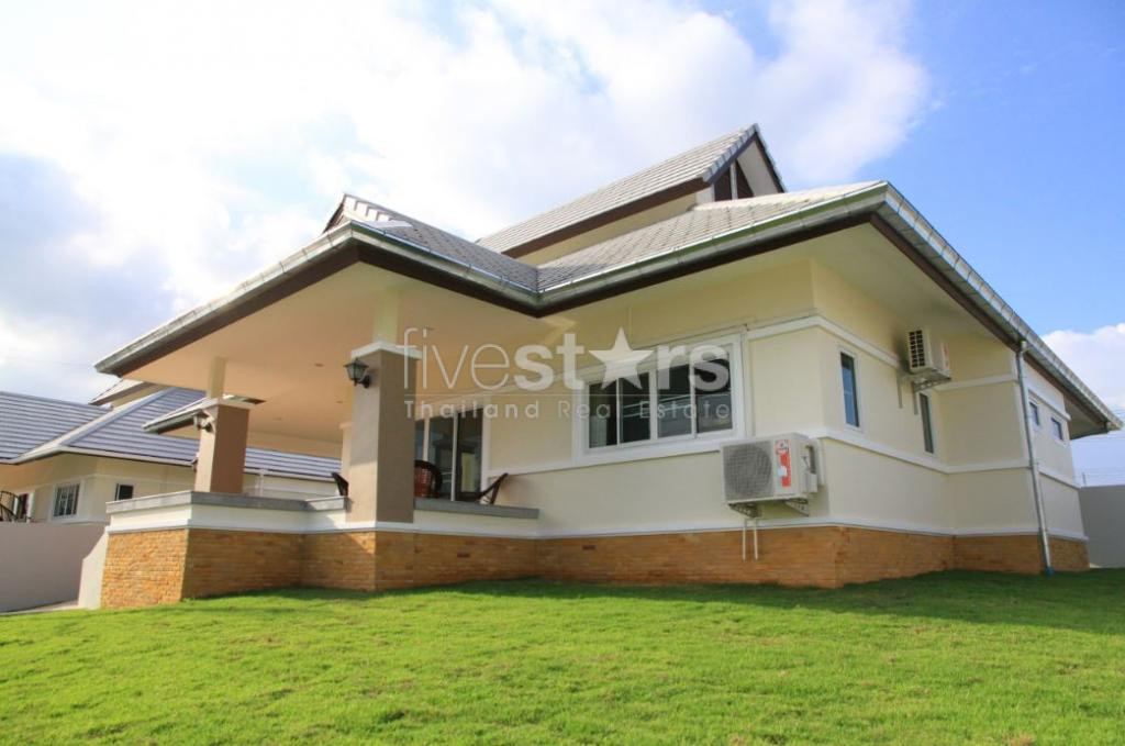Villa contemporaine de 3 chambres à vendre à Hua Hin