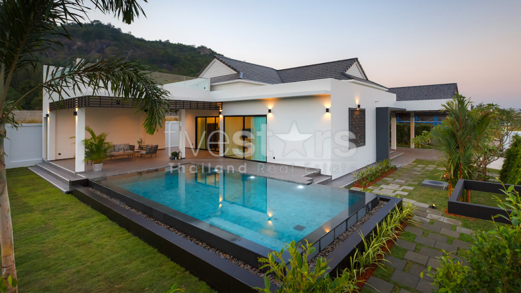Luxury 3 bedroom pool villa for sale in Hua Hin