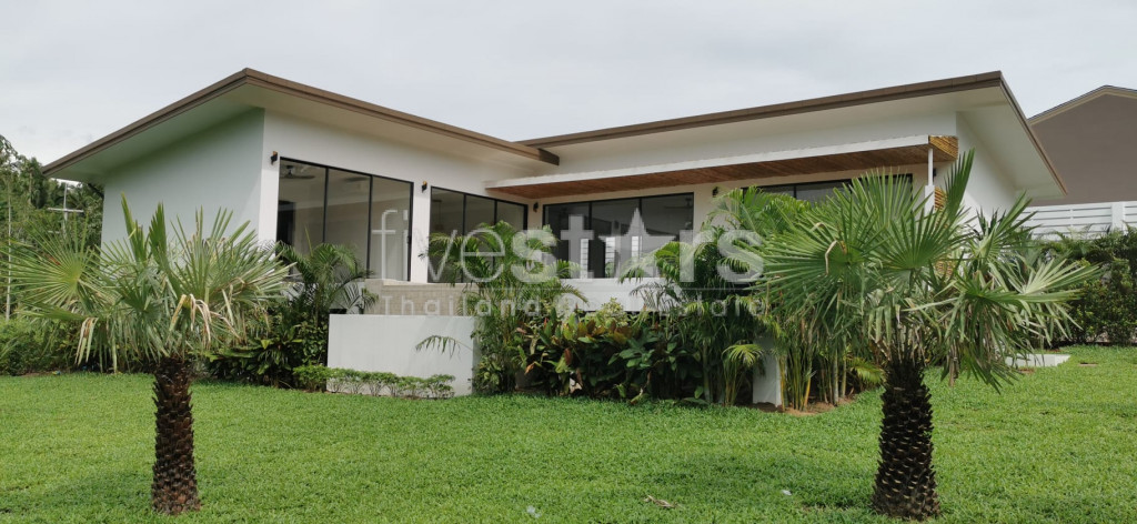 3 bedrooms pool vila for sale close to the beach in Woktum area